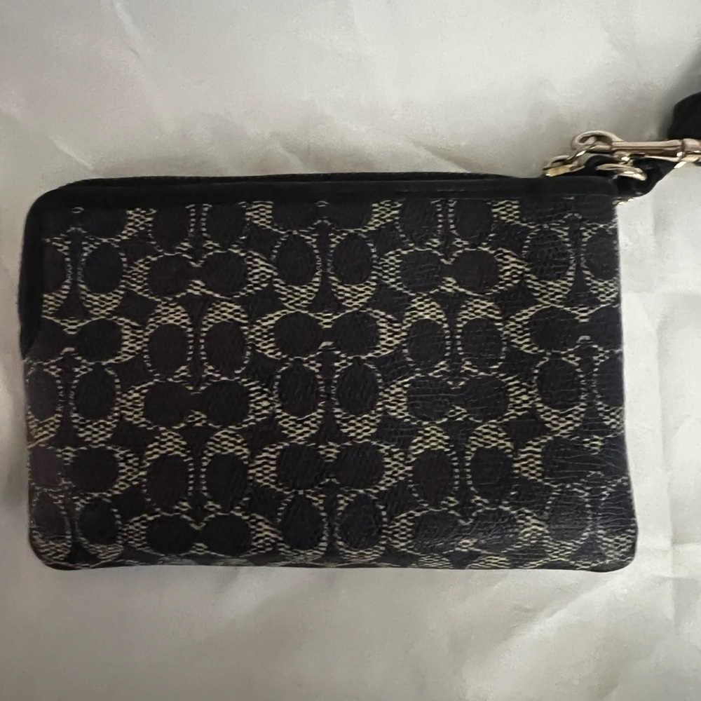 Coach Purple Signature Jacquard Wristlet - Picture 3 of 8